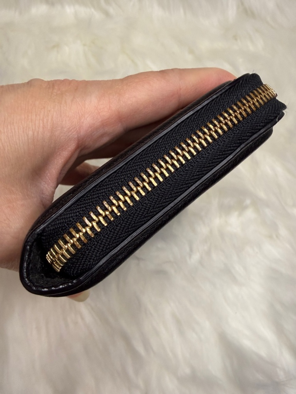 Chloé Black Leather Zip-Around Wallet - Picture 3 of 10